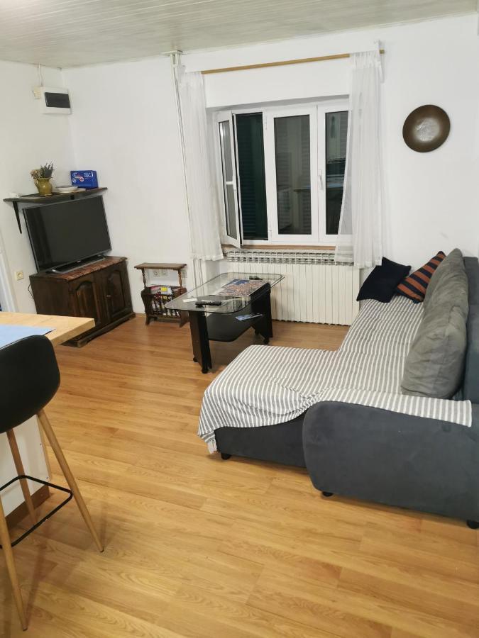 Studio I Apartman Ema غييكا الغرفة الصورة