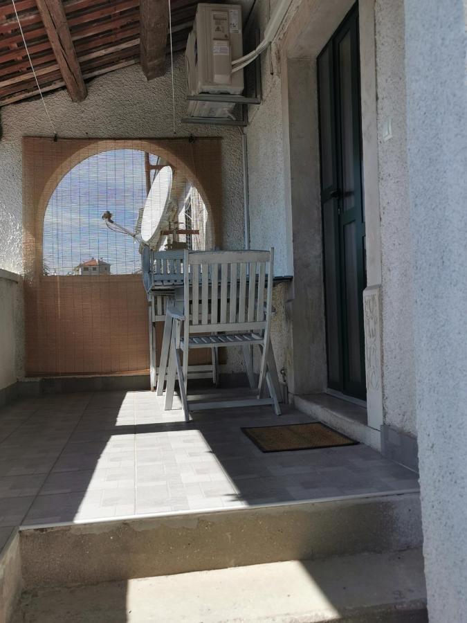 Studio I Apartman Ema غييكا المظهر الخارجي الصورة