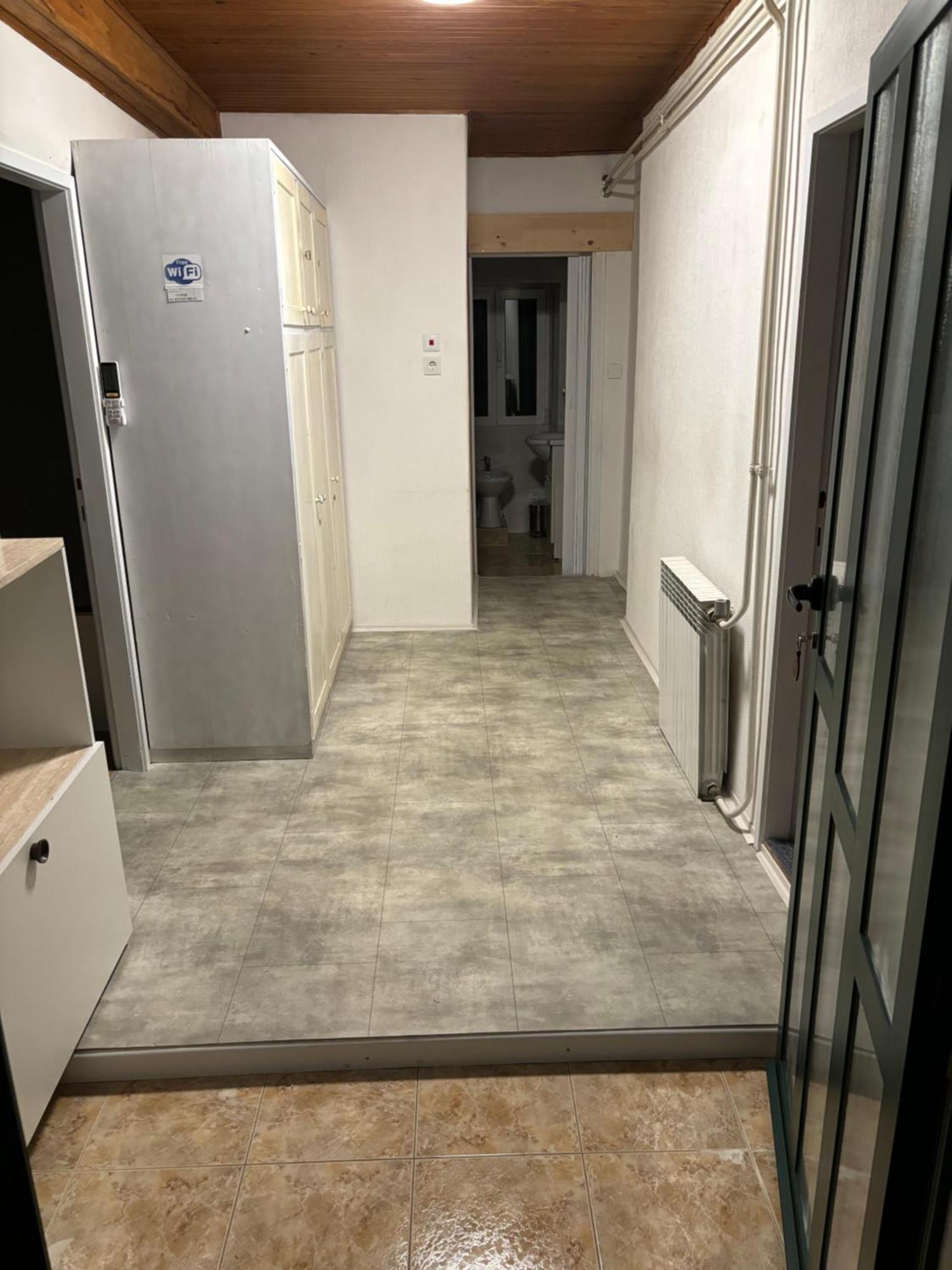 Studio I Apartman Ema غييكا المظهر الخارجي الصورة