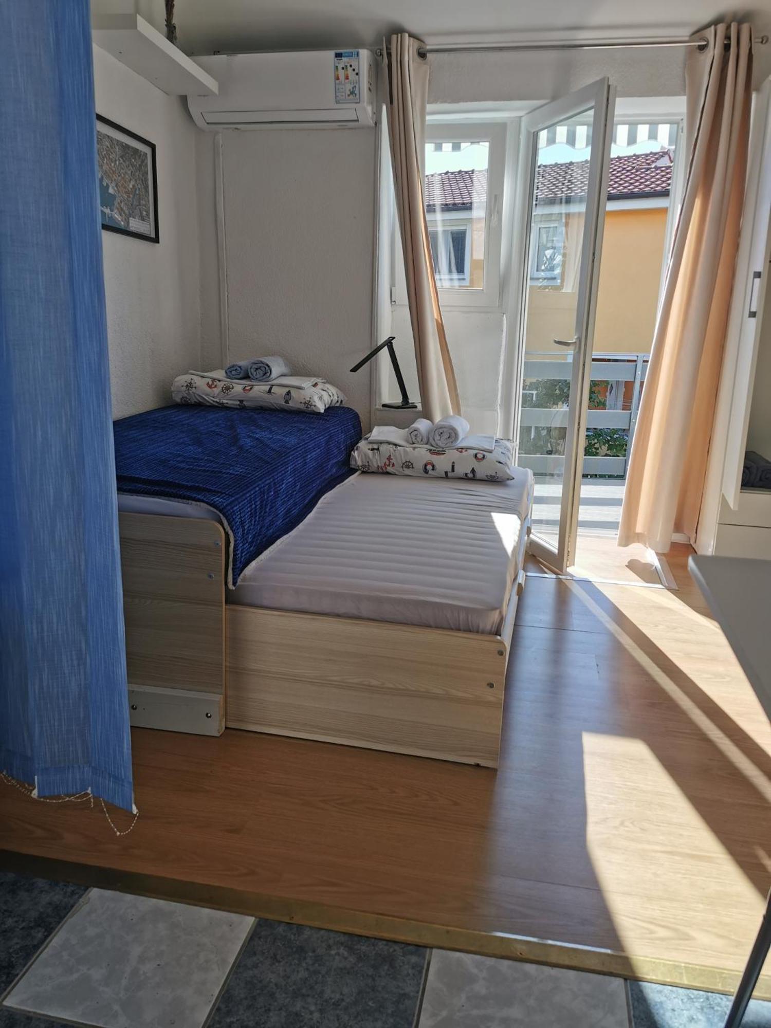 Studio I Apartman Ema غييكا المظهر الخارجي الصورة